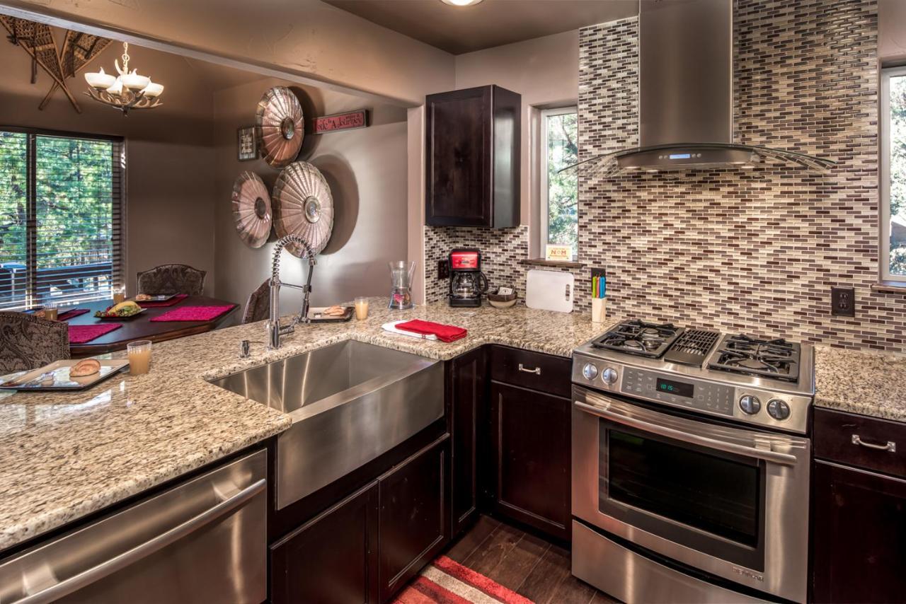 Fifth Dimension, 2 Bedrooms, Wifi, Hot Tub, Game Table, Grill, Sleeps 4 Руідозо Екстер'єр фото