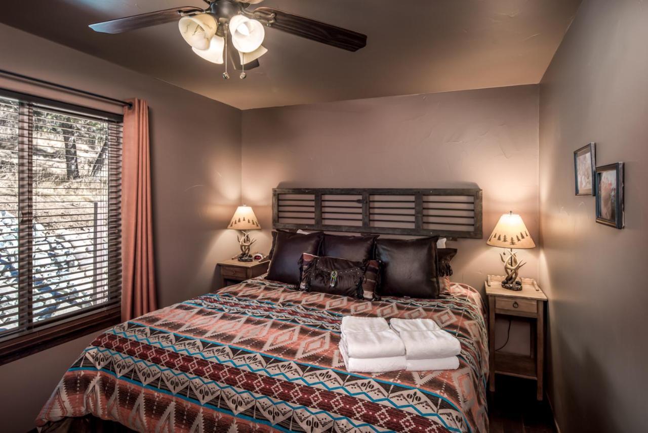 Fifth Dimension, 2 Bedrooms, Wifi, Hot Tub, Game Table, Grill, Sleeps 4 Руідозо Екстер'єр фото