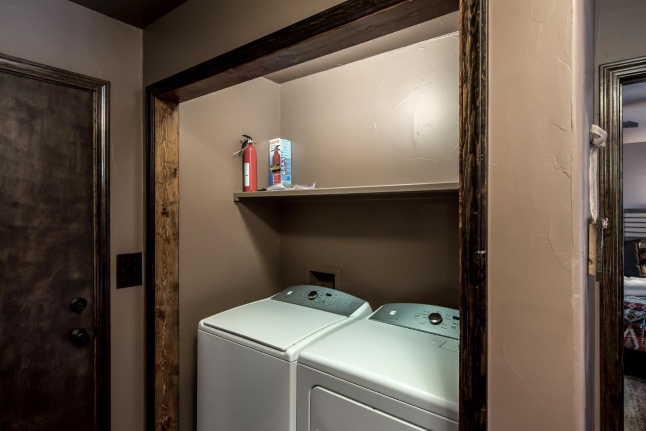 Fifth Dimension, 2 Bedrooms, Wifi, Hot Tub, Game Table, Grill, Sleeps 4 Руідозо Екстер'єр фото
